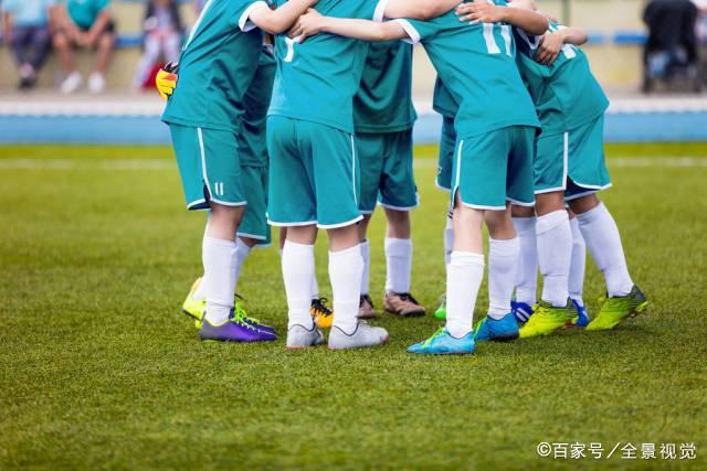 吃瓜！贝蒂斯中场连续4场坐板凳 外界猜测因他与董事华金女儿交往
