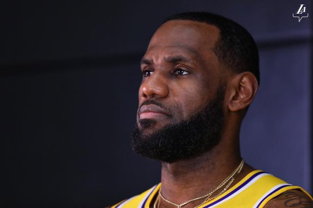 崔永熙新赛季确定穿8号球衣 官方身高为1米98